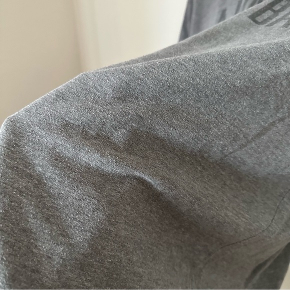 Free w purchase ✨ “A MAN WALKS INTO A BAR” Grey Graphic Tee - Picture 3 of 3